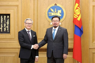  Lao Foreign Minister Pays Courtesy Call on Mongolian Prime Minister